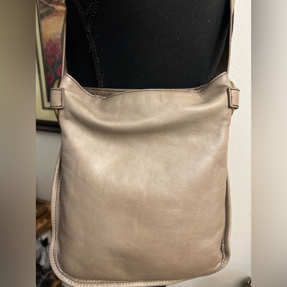 Hobo Vintage Chaz Cobblestone Shoulder Bag Tan Leather